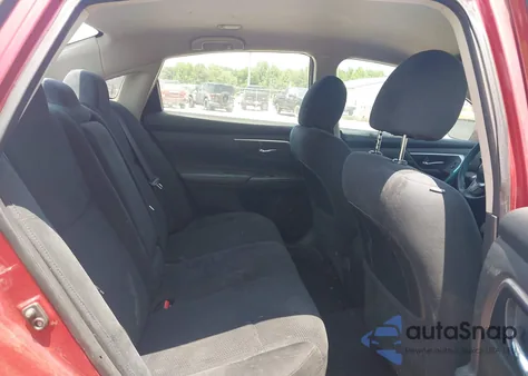 2015 Nissan Altima 2.5 S z USA, uszkodzony, nr VIN 1N4AL3AP1FC467482